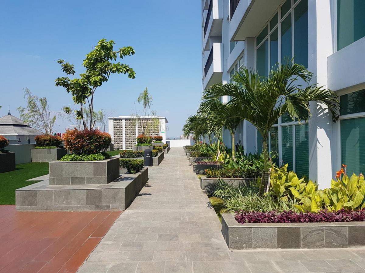 Elegant Studio Apartment At Tree Park City Cikokol By Travelio Tangerang Exterior photo